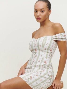 Reformation Gavina Dress in size 10 100% Linen